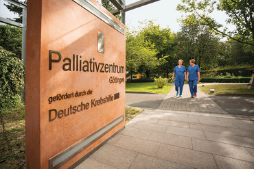 Eingangsbereich des Palliativzentrums in Göttingen